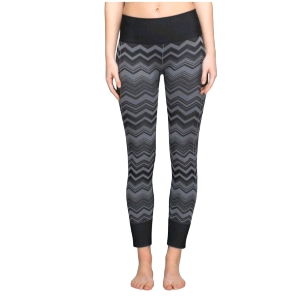 LULULEMON Ebb‎ To Street leggings Gray Chevron Compression Tight -